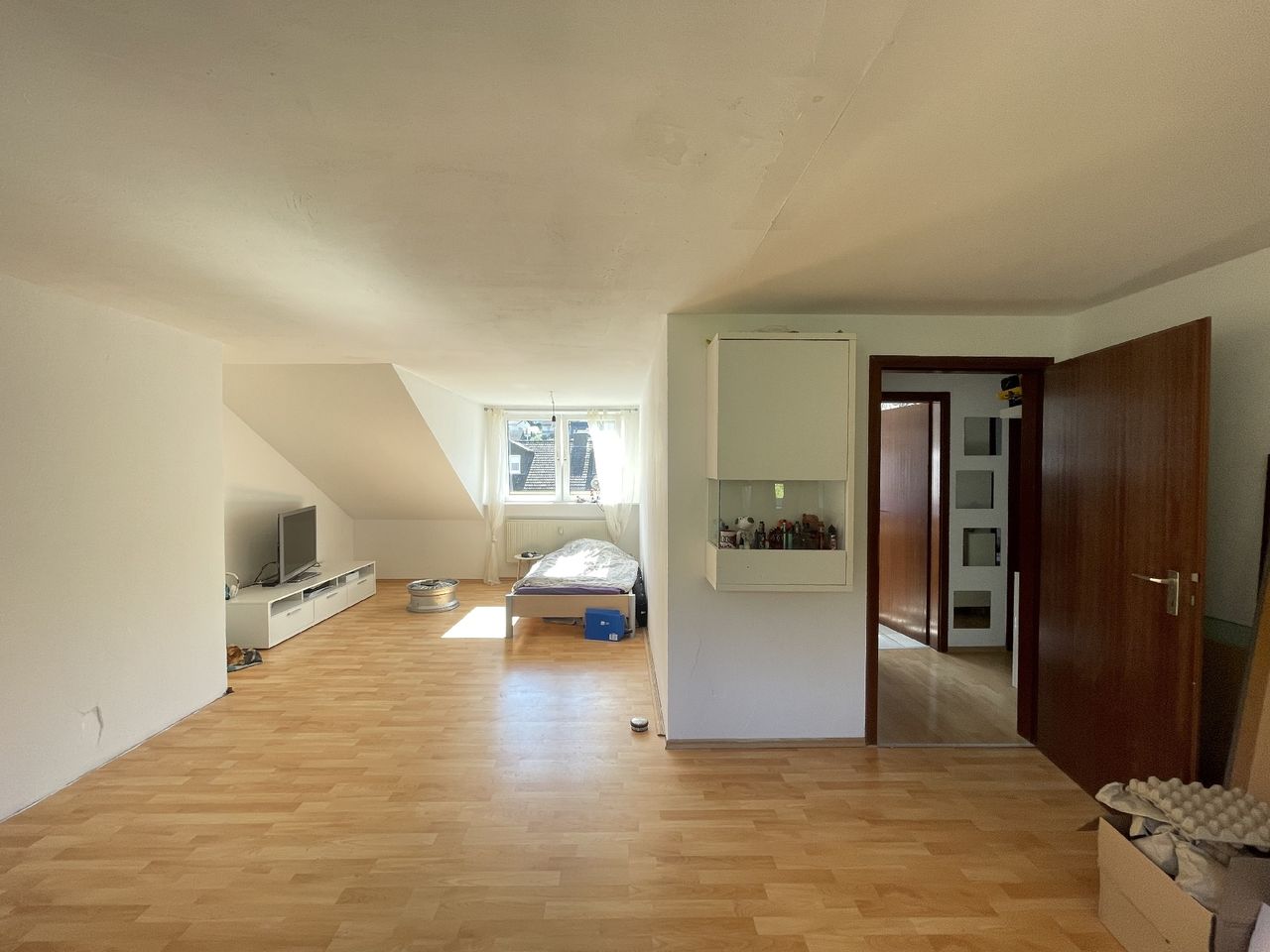 Helle 2 ZKB-Wohnung mit Stellplatz inkl. Einbauküche in Bad Ems zu vermieten.
Frei ab 01.09.2024!